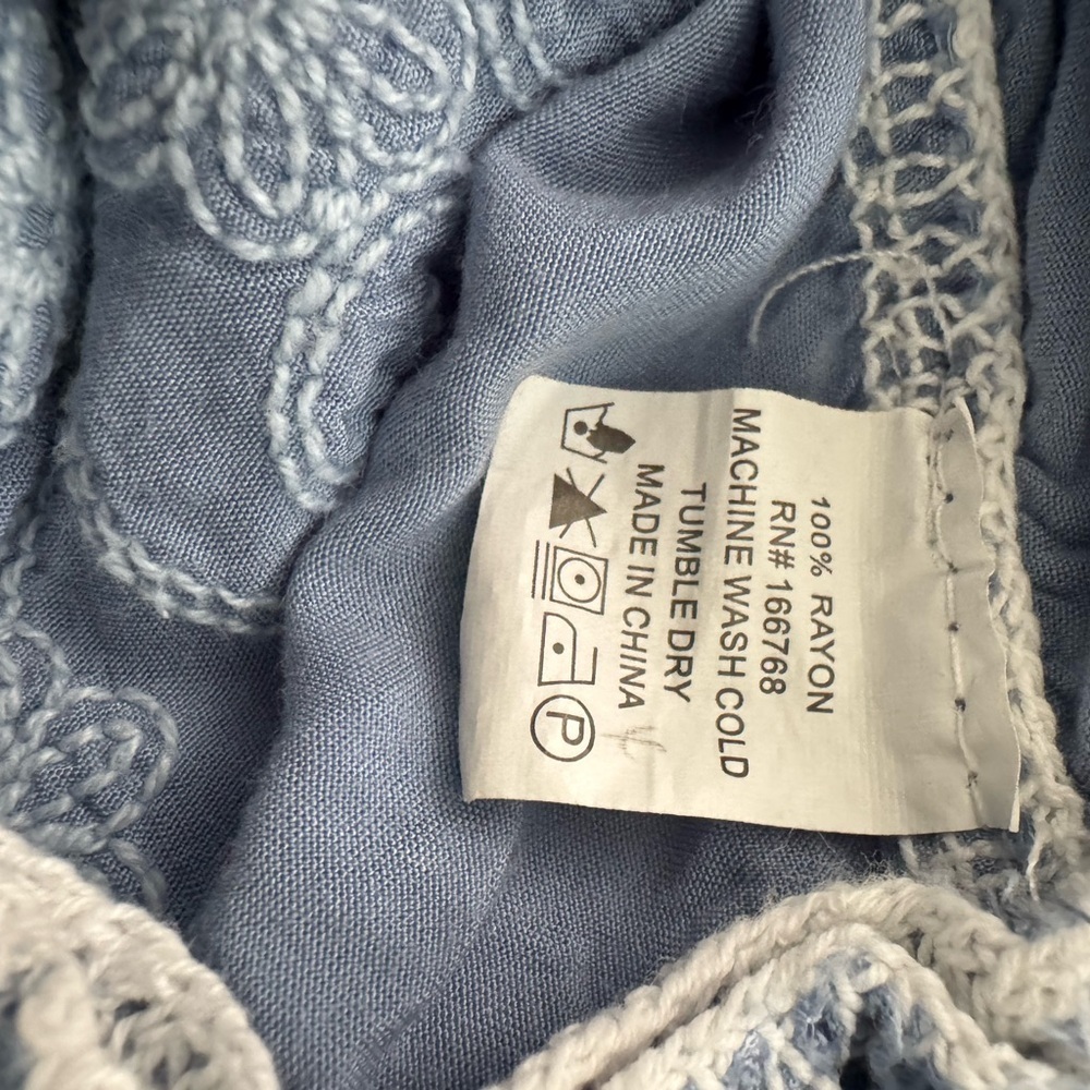 Ana & Rose Women’s Blue Embroidered Top M - Picture 4 of 4